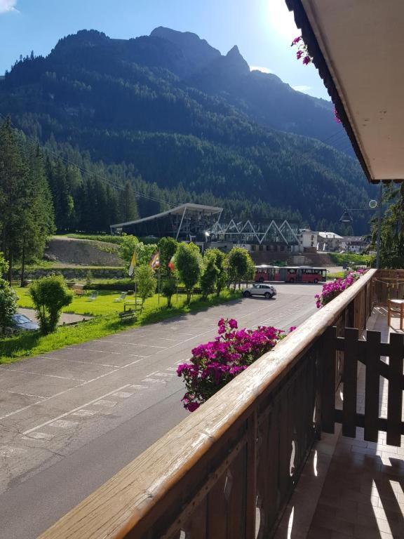 Bed and Breakfast Garni Monika Canazei Exterior foto